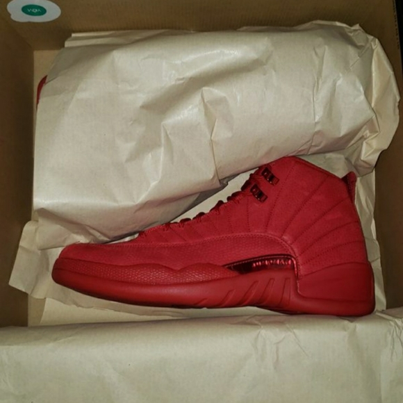 Jordan 12 - Picture 2 of 5